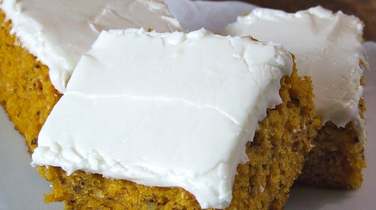 Dreamy, Skinny Pumpkin Cake with Cream Cheese Frosting.