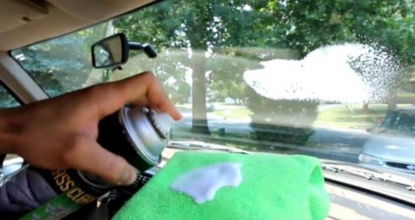 How To Make Your Interior Windshield Shine 01 Easy Life