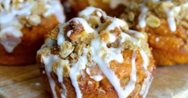 Skinny Pumpkin Spice Muffins with Walnut Streusel