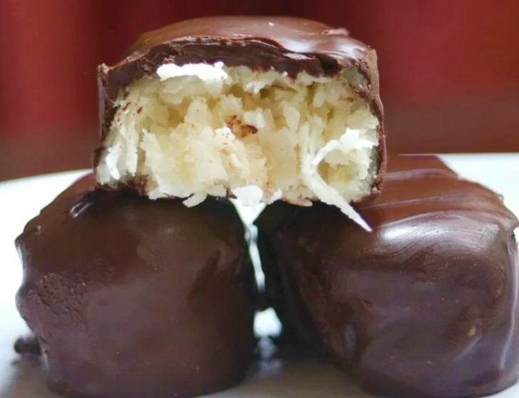 Homemade Mounds Candy Bars