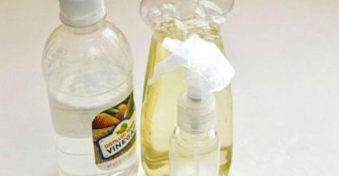 No Scrubbing Needed With This Homemade Tub Cleaner