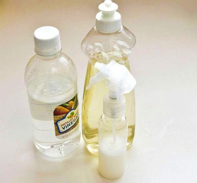 No Scrubbing Needed With This Homemade Tub Cleaner