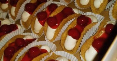 Mini cherry cheesecake tacos