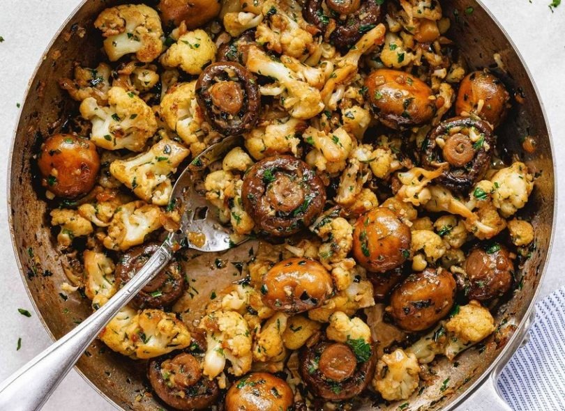 Garlic Mushrooms Cauliflower Skillet