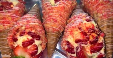 Strawberry Crunch Cheesecake Cones