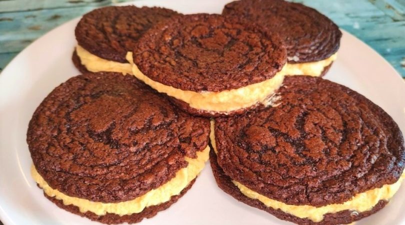 BROWNIE COOKIE SANDWICH