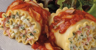 Chicken and Cheese Lasagna Roll-Ups