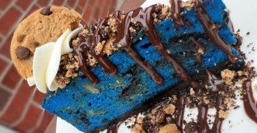 Cookie monster cheesecake