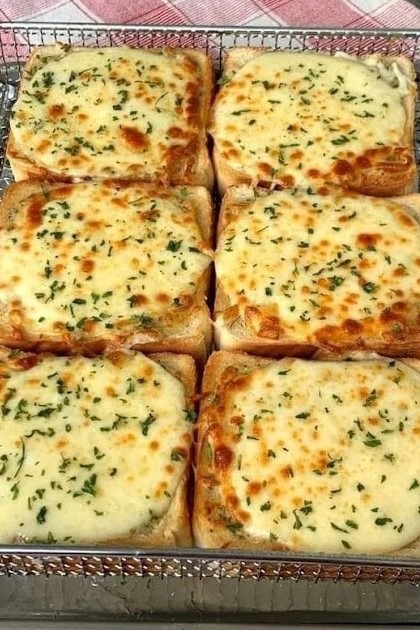TEXAS TOAST WITH CHEESE