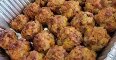 These stuffing balls are perfect for a holiday side dish because everyone gets their own portion! One less dish to make during the day?