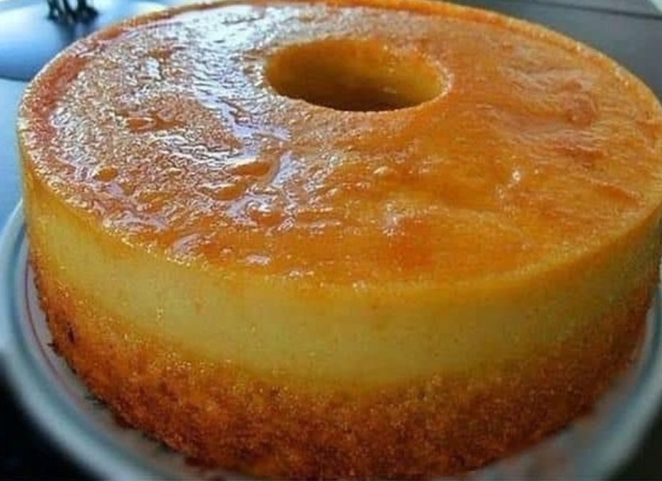 Orange cake Ingredients: 1. 200 g butter at room temperature 2. 200 g sugar 3. 4 eggs 4. 200 g wheat flour 5.1 teaspoon baking powder 6. Grated zest of 2 oranges 7. 100 ml orange juice 8. 1 teaspoon vanilla essence (optional) Icing (optional): 1. 150 g powdered sugar 2.3-4 tbsp orange juice Preparation: 1. Prepare the dough: 1. Preheat the oven to 180°C (350°F). 2. In a large bowl, beat butter and sugar until smooth and creamy. 3. Add the eggs one at a time, beating well after each addition. 4. Add orange zest and vanilla essence (if using). 5.Sift flour and baking powder into the resulting mixture and mix carefully. 6. Add the orange juice and stir until a homogeneous mass is formed. 7. Pour the mixture into a buttered and floured mold. 8. Bake for 30 to 35 minutes or until a toothpick inserted into the center comes out clean. 9. Allow to cool in the tin for a few minutes and then leave to cool completely on a wire rack. 2.Glaze (if you want): 1. Mix the powdered sugar with the orange juice until a smooth, free-flowing mixture is formed. 2. Pour the icing over the cooled cake.