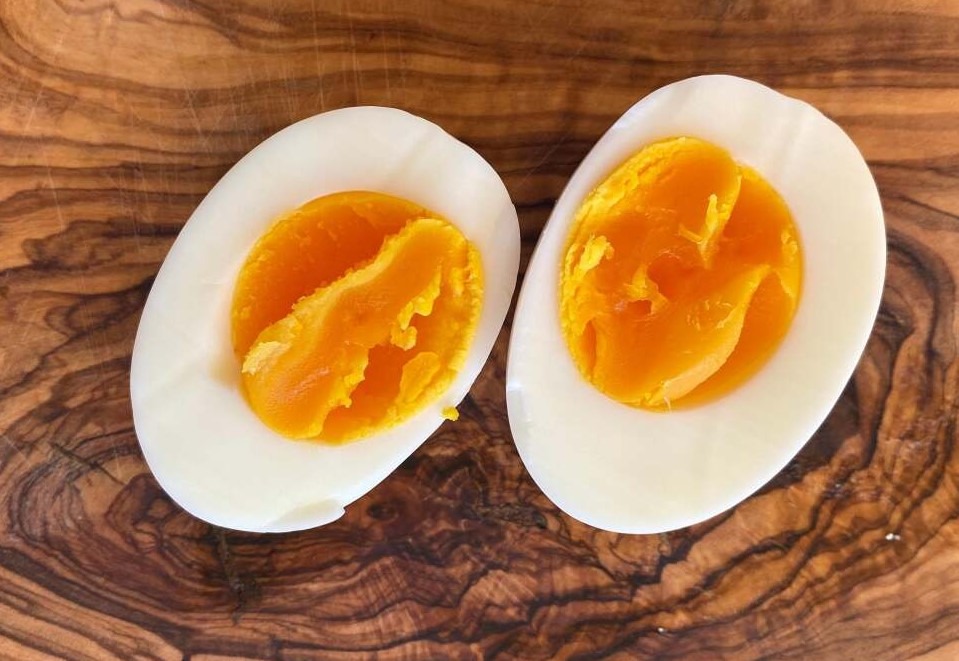 boiled egg yolk color variations