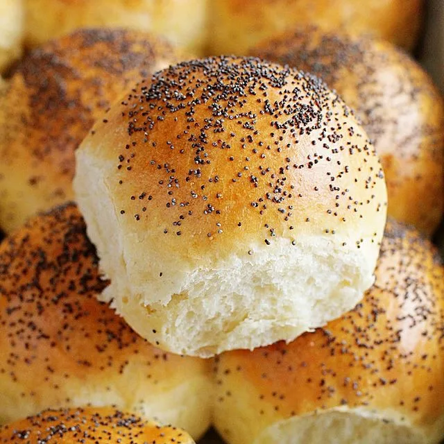 Poppy Seed Bread Rolls - Easy Recipes